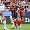 Na snímke vpravo hráč Trnavy Milan Corryn a hráč Aston Villy Diego Carlos v priateľskom futbalovom zápase FC Spartak Trnava - Aston Villa