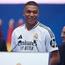 Hviezdny Kylian Mbappé pri oficiálnom predstavení v drese Realu Madrid.