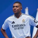 Hviezdny Kylian Mbappé pri oficiálnom predstavení v drese Realu Madrid.