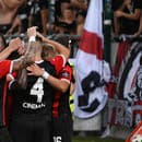 Trnavskí futbalisti sa tešia zo streleného gólu.