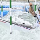 Na snímke slovenský vodný slalomár Jakub Grigar na trati počas semifinále v kategórii K1.