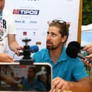 Peter Sagan odpovedá na otázky novinárov počas OH 2024.