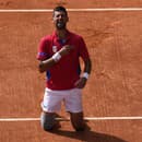 Novak Djokovič sa teší z olympijského zlata.