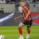  Tigran Barseghjan (Slovan) a Maximilian Meyer (Apoel) počas prvého zápasu 3. predkola futbalovej Ligy majstrov ŠK Slovan Bratislava - APOEL Nikózia 