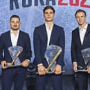 Najlepší hokejisti roka 2024 - zľava Libor Hudáček, Juraj Slafkovský a Martin Pospíšil. 