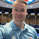 Jakub Vrbinčík je už dlho hlásateľom futbalového tímu Slovan Bratislava.