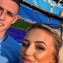 Phil Foden a manželka Rebecca.