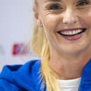 Slovenská tenistka Rebecca Šramková sa usmieva na tlačovej konferencii v Bratislave po zisku svojho premiérového titulu na okruhu WTA v thajskom Hua Hin.