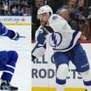 Auston Matthews (vľavo) je najlepšie plateným hráčom v NHL, Erik Černák (vpravo) je zasa najlepšie plateným Slovákom v NHL.