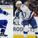 Auston Matthews (vľavo) je najlepšie plateným hráčom v NHL, Erik Černák (vpravo) je zasa najlepšie plateným Slovákom v NHL.