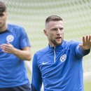 Na snímke slovenskí reprezentanti sprava Milan Škriniar a Adam Obert počas oficiálneho tréningu.