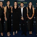 Slovenské tenistky zľava doprava: Rebecca Šramková, Tereza Mihalíková, Viktória Hrunčáková, kapitán tímu Matej Lipták, Renáta Jamrichová, Anna Karolína Schmiedlová.