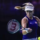 Britka Katie Boulterová v súboji s Rebeccou Šramkovou.