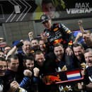 Verstappen zdolal Norrisa vo Vegas a obhájil titul