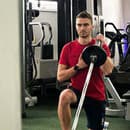 Úspešný kajakár Jakub Grigar už zaťažuje operované rameno v posilňovni a každý deň rehabilituje.