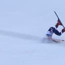 Americká lyžiarka Mikaela Shiffrinová s tvrdým pádom.