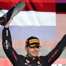 Holandský pilot F1 Max Verstappen z Red Bullu oslavuje víťazstvo na Veľkej cene Kataru.