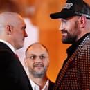 Hviezdni boxeri Oleksandr Usyk a Tyson Fury.