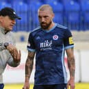 Na snímke vľavo tréner Vladimír Weiss st. (ŠK Slovan Bratislava), vpravo Guram Kashia (ŠK Slovan Bratislava)