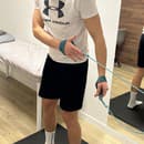 Hokejový útočník Rasťo Gašpar takto rehabilituje, aby spevnil chrbát.