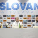 Sprava generálny riaditeľ ŠK Slovan Bratislava Ivan Kmotrík ml., tréner futbalistov Slovana Vladimír Weiss st. a zástupca A-Tímu Róbert Mak.