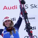 Mikaela Shiffrinová oslavuje po zisku historickej méty. 