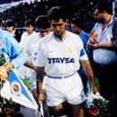 1991 - Ako kapitán viedol klub do boja proti Realu Madrid (1:2).