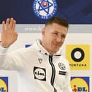 Futbalista Juraj Kucka počas tlačovej konferencie.