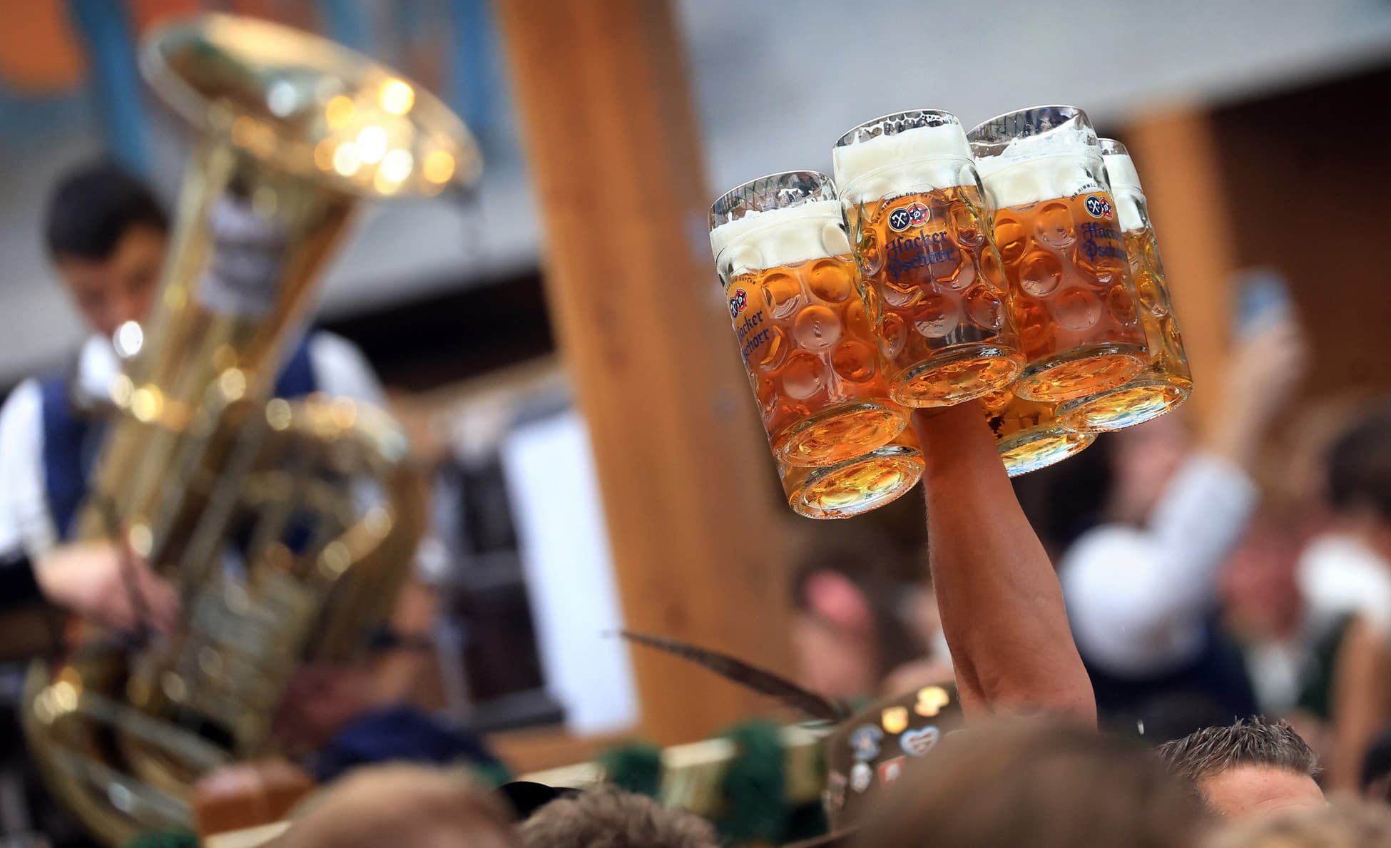 Die deutsche Fußballlegende hatte es schwer: Der berühmte Torwart übernahm nach dem Oktoberfest das Steuer!