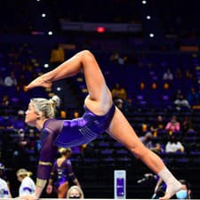 Olivia Dunne patrí medzi popredné vysokoškolské športové gymnastky v USA.
