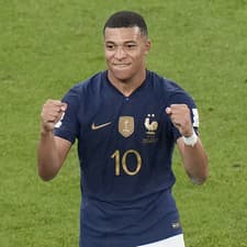 Mbappé s desiatkou na drese je lídrom Francúzov.