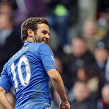 V roku 2010 nosil v Chelsea Španiel Juan Mata číslo 10 a svetovými šampiónmi sa v Juhoafrickej republike stali Španieli! 