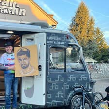  Karola Lipovského (65), dosiaľ svet poznal ako jedného z najvernejších fanúšikov slovenskej cyklistickej hviezdy Petra Sagana (32). 