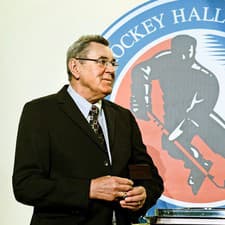 Legendárny útočník je členom Siene slávy IIHF.