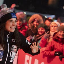 Česká lyžiarka Martina Dubovská prichádza na žreb štartovacích čísel na nočný slalom Svetového pohára žien v rakúskom Flachau.