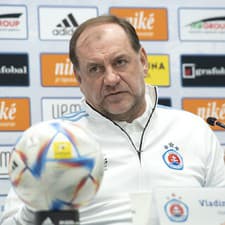 Tréner ŠK Slovan Bratislava Vladimír Weiss. 