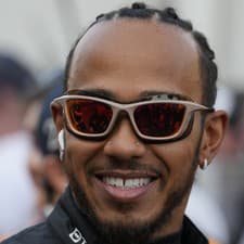 Lewis Hamilton je sedemnásobným majstrom sveta F1.