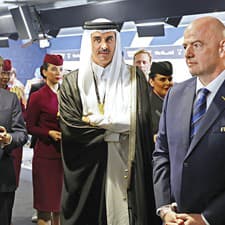 Infantino (vpravo) bol terčom špionážnej akcie zo strany Katarčanov.