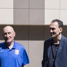Šéf zväzu Šatan (vpravo) a tréner Craig Ramsay o pár dní začnú s tímom prípravu na MS.