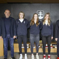 Štvorica mladých medailistov z EYOF 2023 v regióne Friuli Venezia Giulia počas prijatia u prezidenta SOŠV Antona Siekela. 