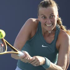 Češka Petra Kvitová vyradila Rusku Varvaru Gračevovú a postúpila do štvrťfinále.