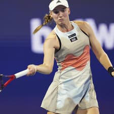 Kazašská tenistka Jelena Rybakinová sa na turnaji WTA v Miami stala prvou finalistkou.
