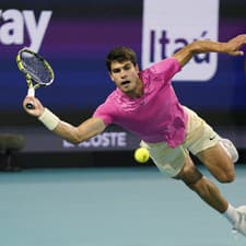 Semifinále ATP turnaja v Miami prinieslo epický súboj medzi Jannikom Sinnerom a Carlosom Alcarazom.