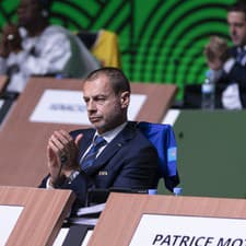Slovinec Aleksander Čeferin pokračuje na poste prezidenta Európskej futbalovej únie (UEFA).