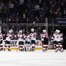 Hokejisti New Jersey Devils vyrovnali sériu s NY Rangers na 2:2.