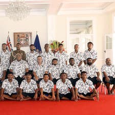 Fidžijská reprezentácia počas návštevy u prezidenta.