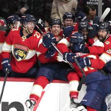 Hokejisti Floridy Panthers sa stali prvými finalistami NHL v sezóne 2022/23. Vo štvrtom finále Východnej konferencie zvíťazili nad Carolinou Hurricanes 4:3.