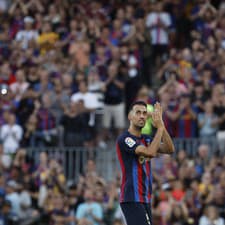 Na snímke Sergio Busquets počas rozlúčky na štadióne Nou Camp. 