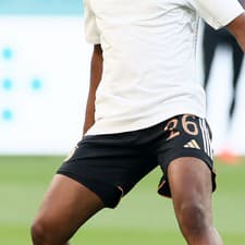 Youssoufa Moukoko bol jedným z hráčov, ktorí čelili rasistickým urážkam.