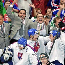 GÖTEBORG 2002: Najväčší úspech sedemdesiatnika i celého slovenského hokeja. Slováci získal titul majstrov sveta.